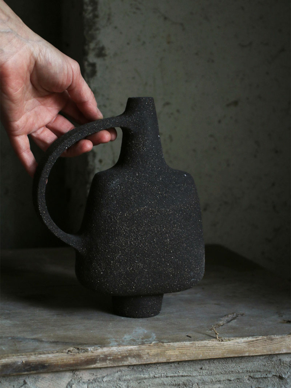 stephaniepetit-ceramics-jarre-noir-2