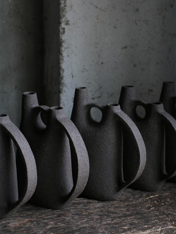stephaniepetit-ceramics-vase-double-bec-noir-4